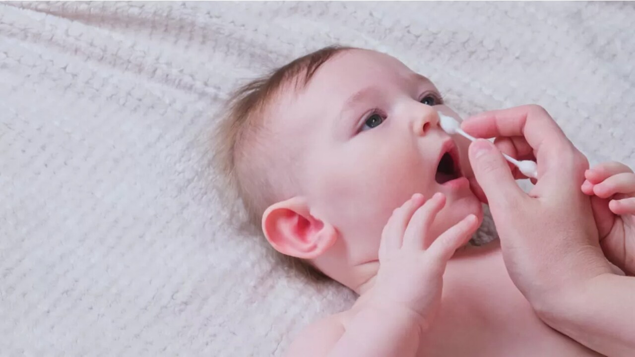 como-fazer-lavagem-nasal-em-bebe-recem-nascido